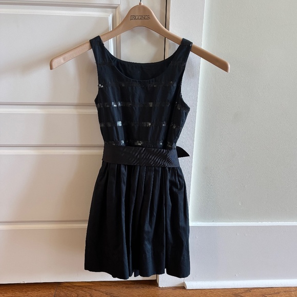 Girls dress (size 8) - Picture 2 of 3